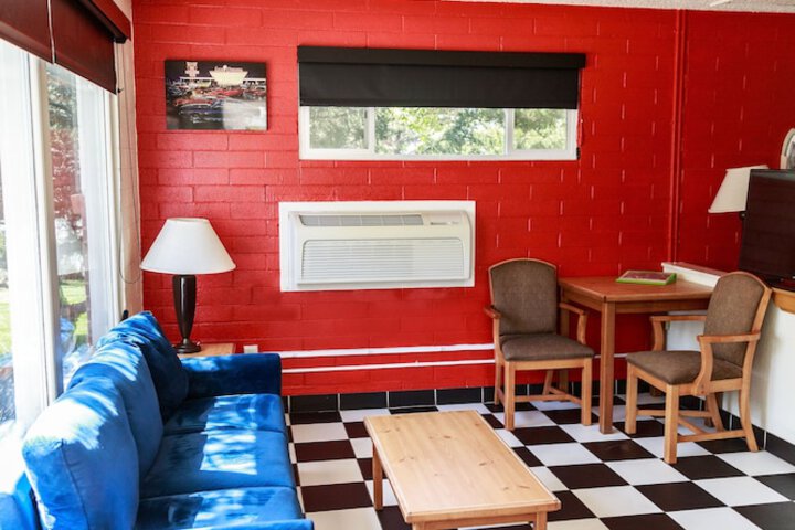 Room 15 of 50