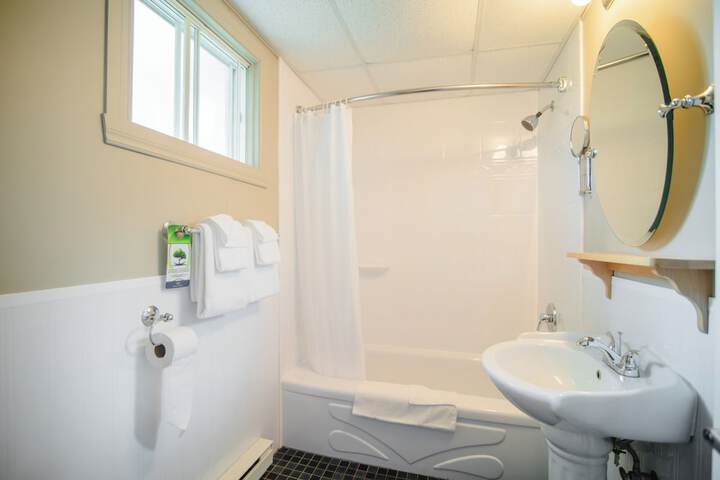 Room 44 of 120
