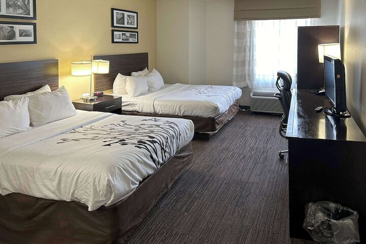 Room 16 of 38