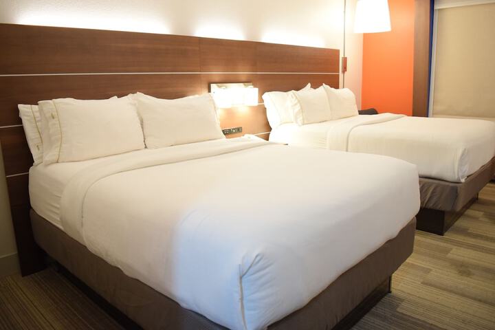 Room 40 of 70
