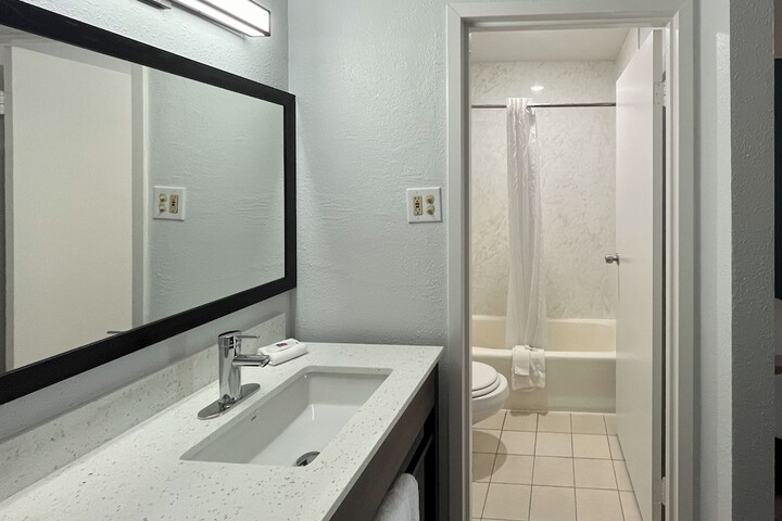 Studio 6 Hammond LA – I12 – I55