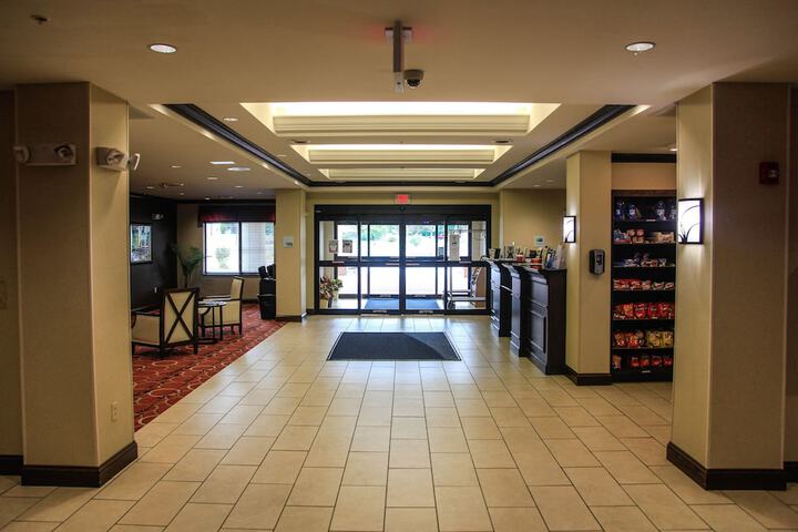Holiday Inn Express & Suites Cumberland - La Vale by IHG