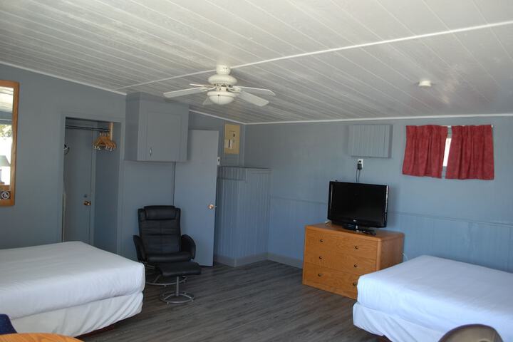 Room 10 of 34