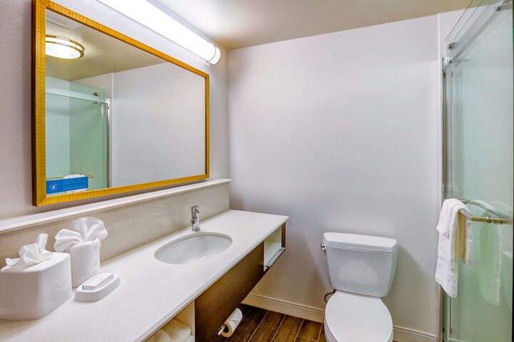 Hampton Inn Boston - Norwood
