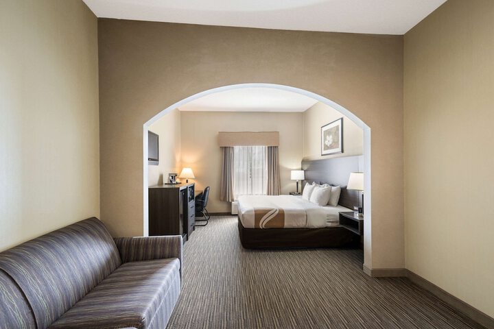 Room 12 of 32