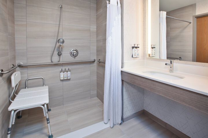 Holiday Inn Express & Suites Buffalo by IHG