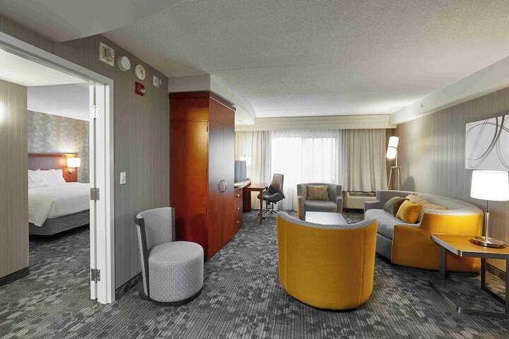 Room 10 of 30