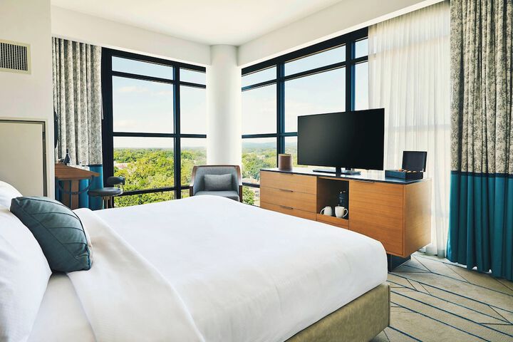 The Draftsman Charlottesville, University, Autograph Collection Hotel