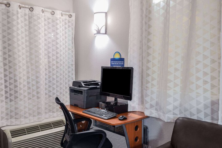 Business Center 36 of 36
