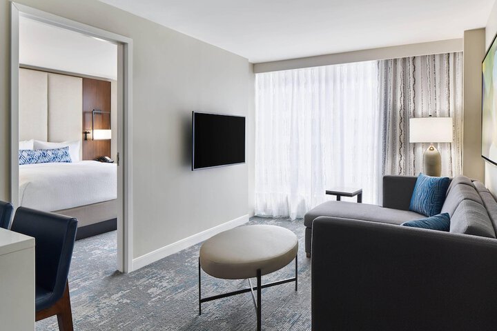 Room 28 of 49