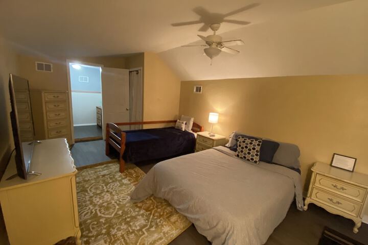 Room 13 of 25
