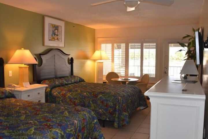 Room 13 of 34