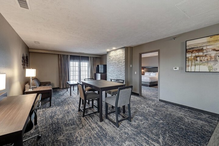 DoubleTree by Hilton Hotel Bloomington