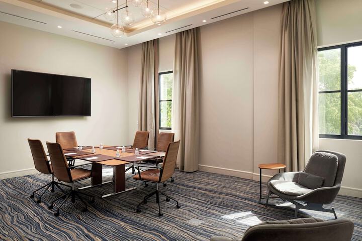 THesis Hotel Miami Coral Gables Curio Collection by Hilton
