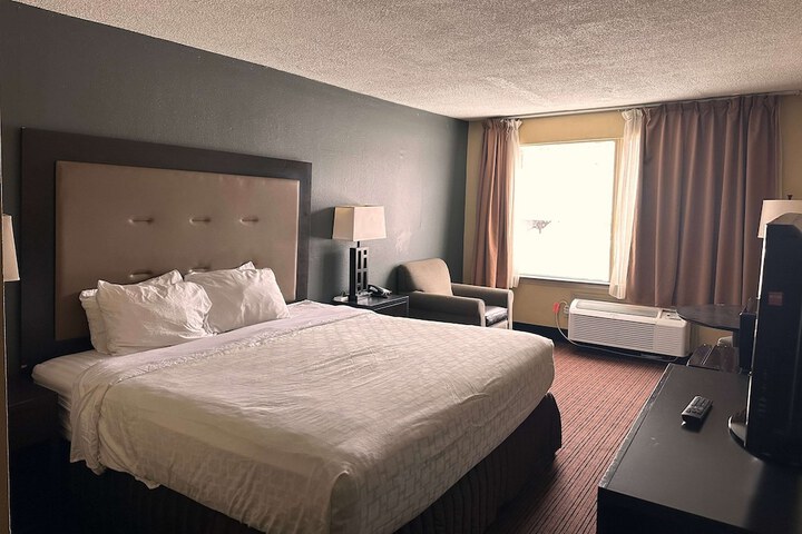 Room 9 of 22