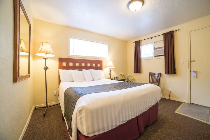 Room 17 of 27