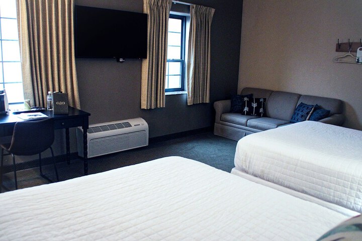 Room 11 of 24