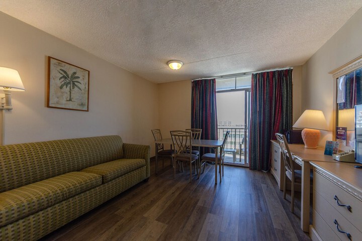 Room 15 of 27