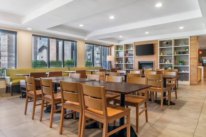 Country Inn & Suites by Radisson Frederick, MD