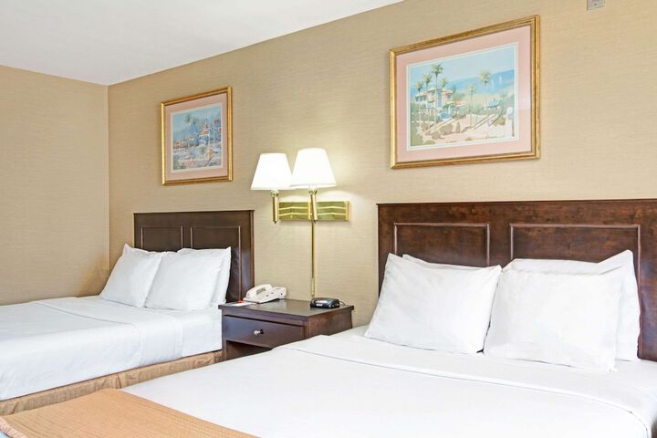Room 10 of 21