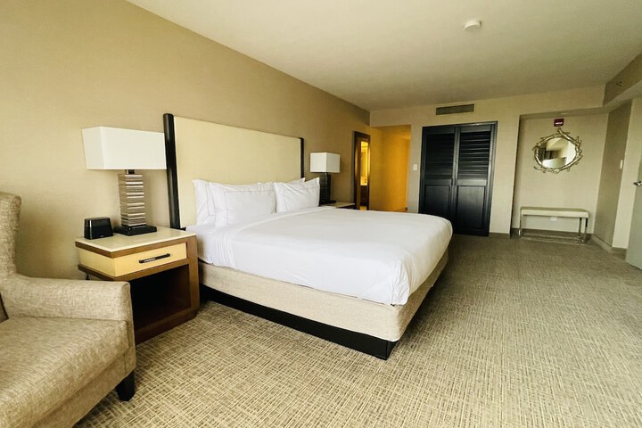 DoubleTree by Hilton Fresno Convention Center