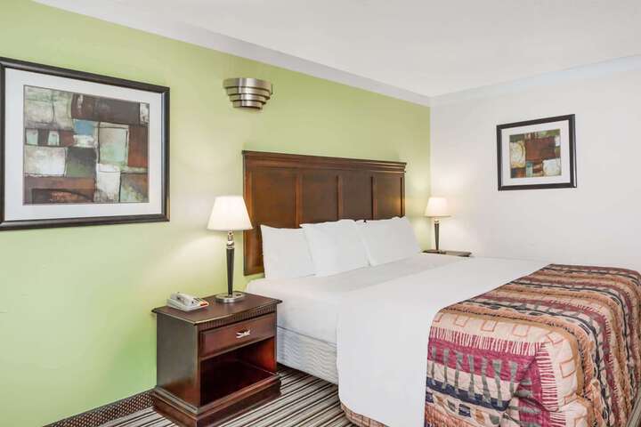 Room 5 of 14