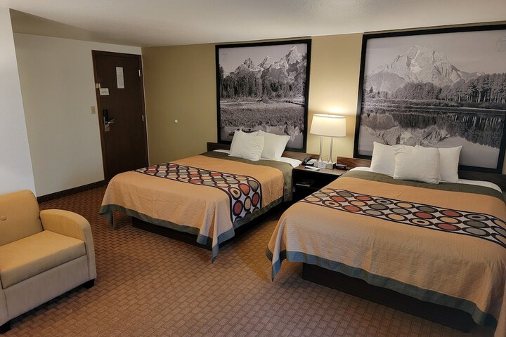 Room 10 of 41