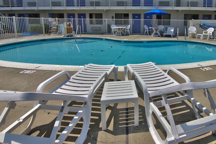 Pool 8 of 29