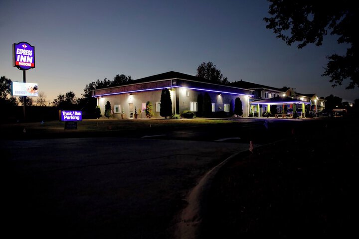 Express Inn Parsons