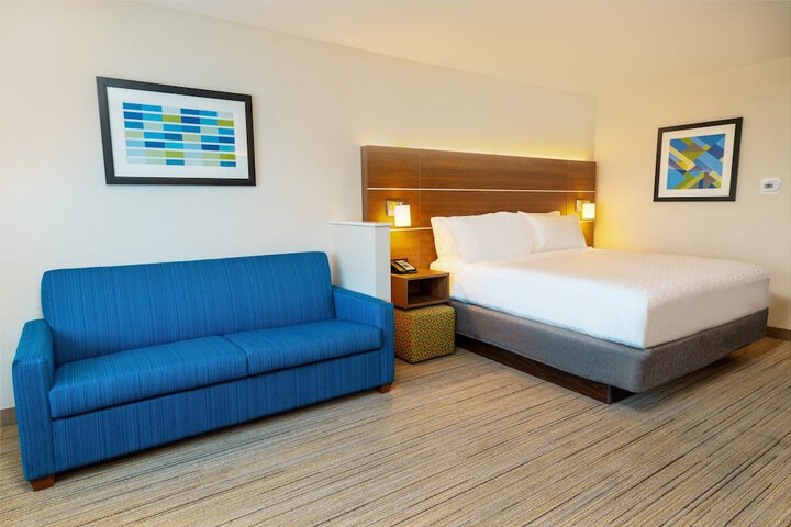 Room 14 of 37
