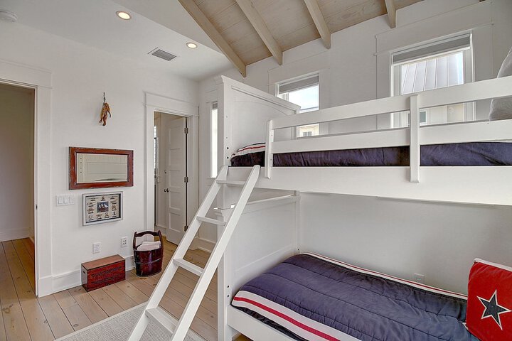 Room 17 of 46
