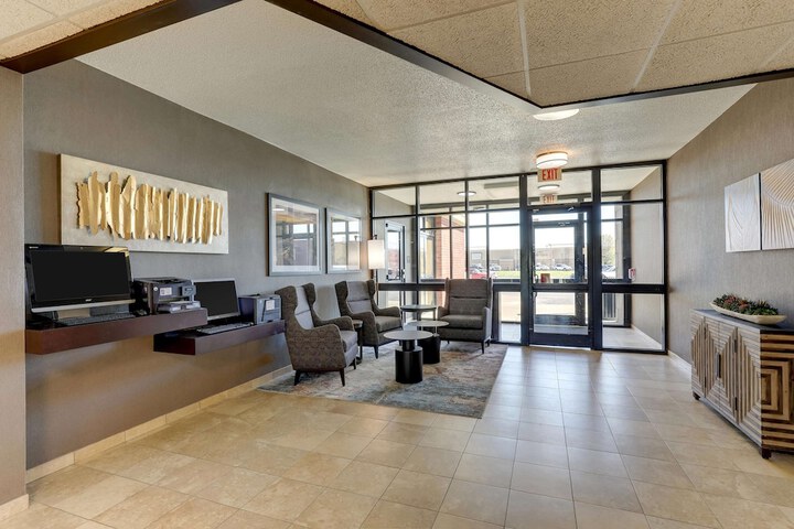 Business Center 55 of 55