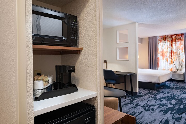 Room 27 of 39