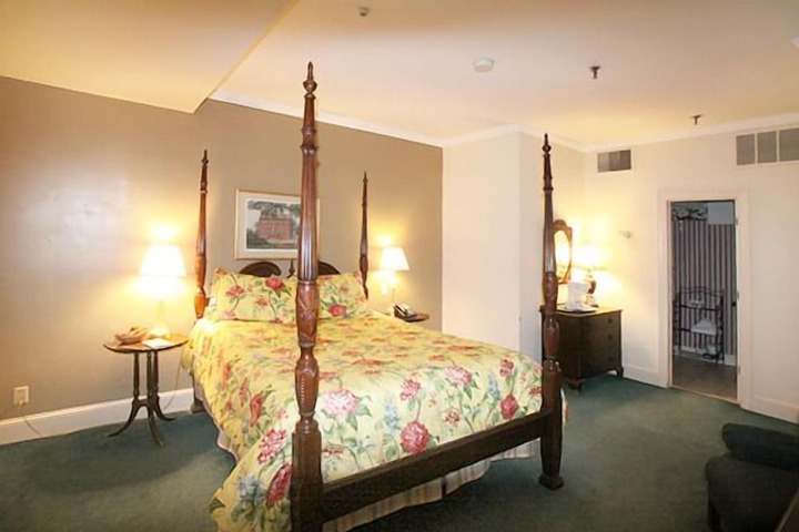 Room 9 of 170