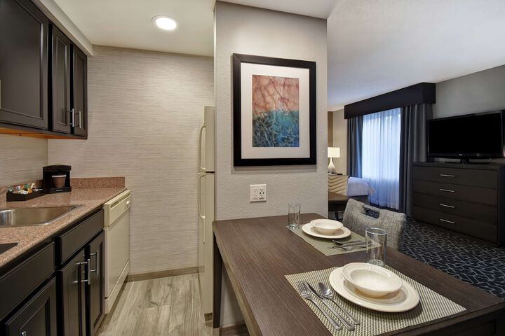 Homewood Suites by Hilton Edgewater