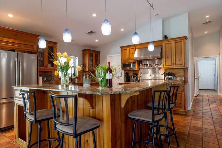 Modern Farm Home 2hr NYC BOS Peaceful Wifi