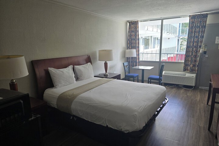 Room 12 of 17