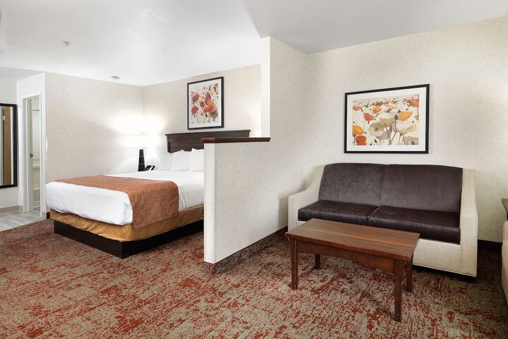 Room 10 of 30