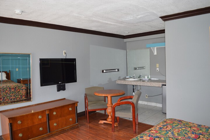 Room 19 of 44