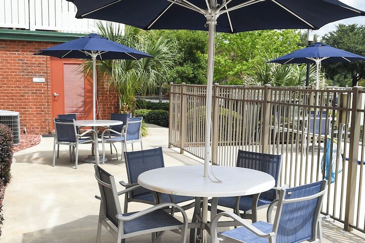 Holiday Inn Express & Suites Valdosta West - Mall Area by IHG