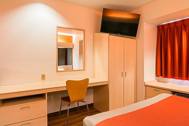 Motel 6 Sycamore IL