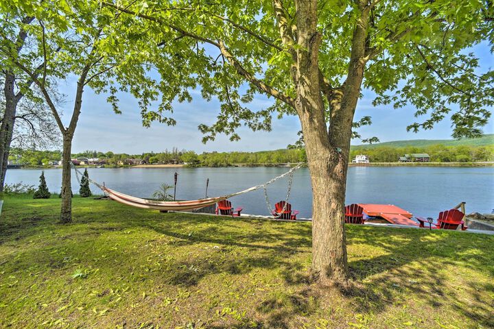 Lake Luzerne Home w / Fire Pit on Hudson River