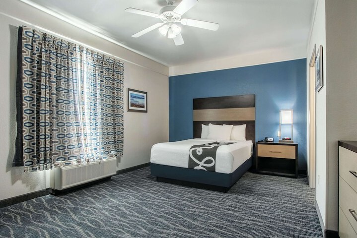 Room 28 of 46
