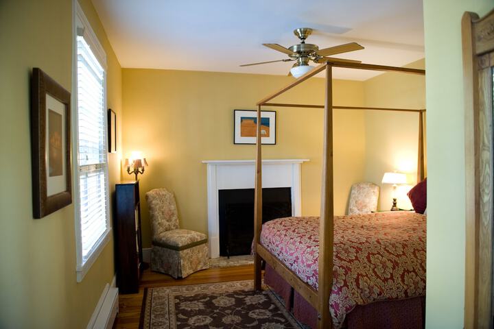 Room 22 of 37