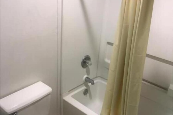 Room 11 of 15