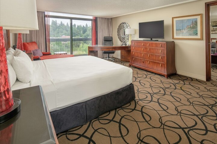 Room 32 of 67