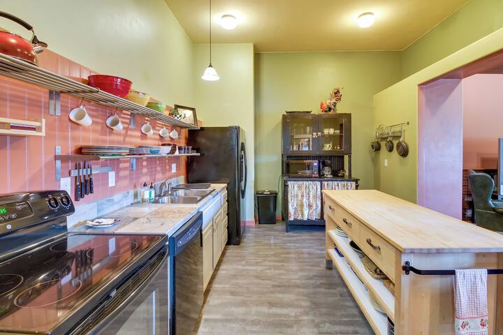 Cozy Ridgway Vacation Rental: Hike Ski & Explore!