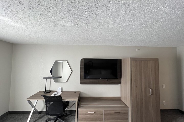Room 13 of 29