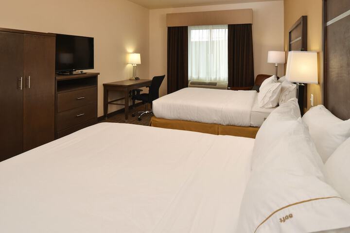 Room 32 of 68