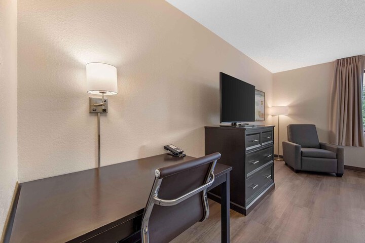 Extended Stay America Suites Ft. Lauderdale Cyp Crk NW 6th Wy